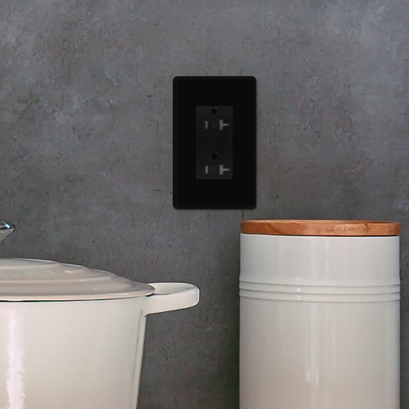 20 Amp Tamper Resistant Decorator Outlet